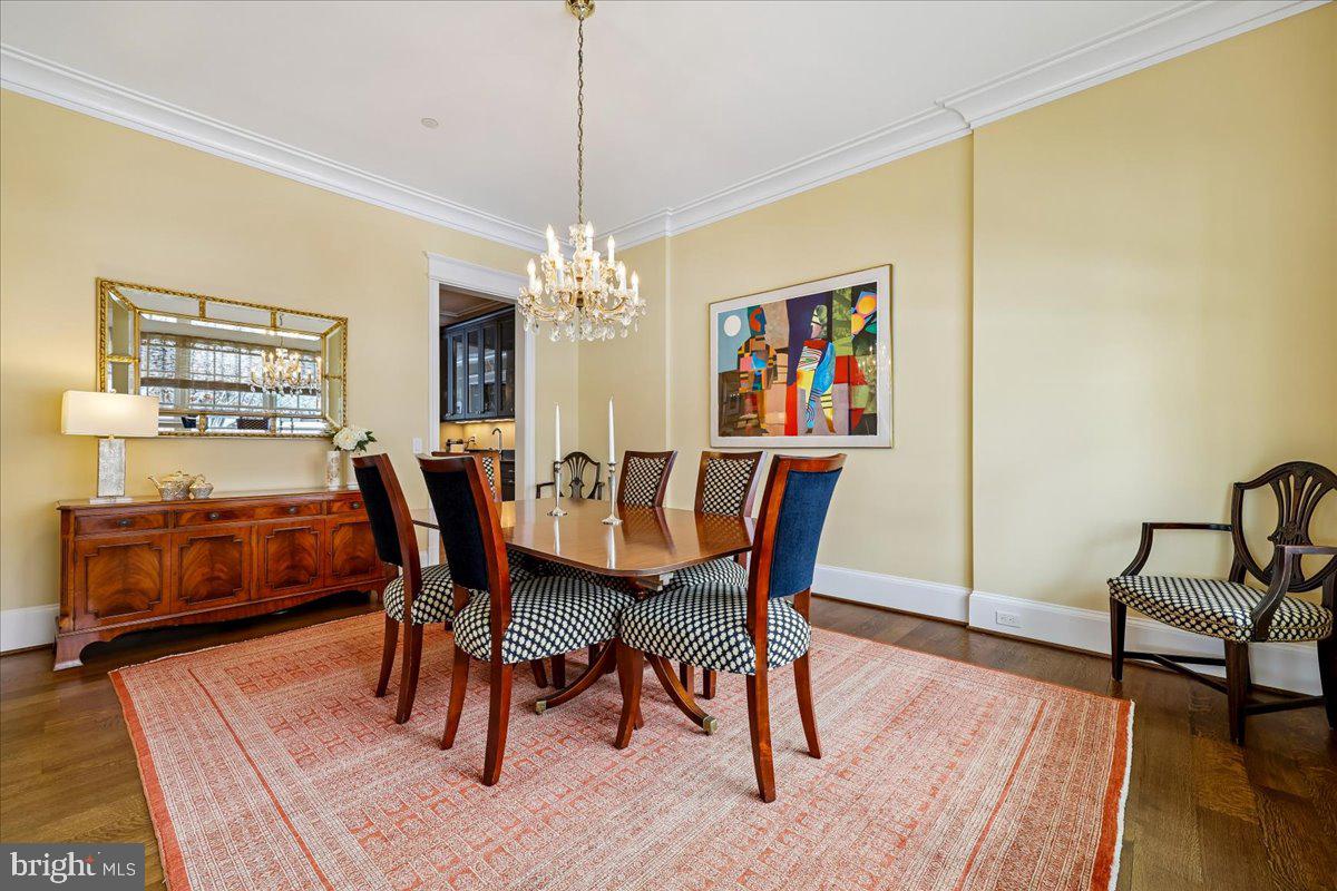 ENGLISH VILLAGE - Residential