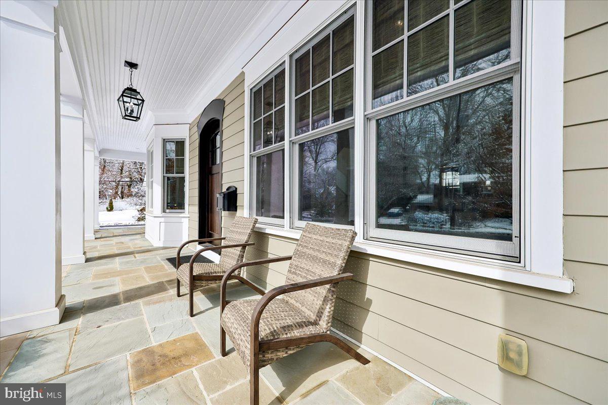 ENGLISH VILLAGE - Residential