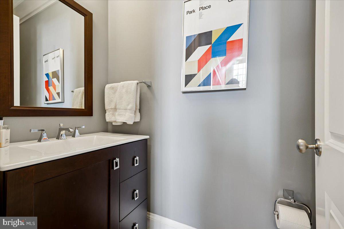 ENGLISH VILLAGE - Residential