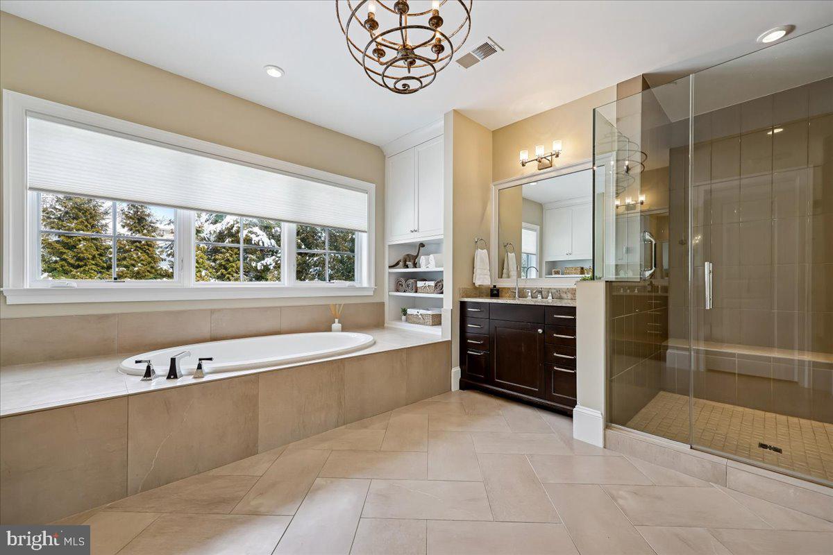 ENGLISH VILLAGE - Residential