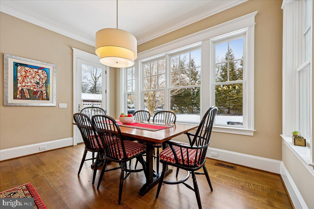 ENGLISH VILLAGE - Residential