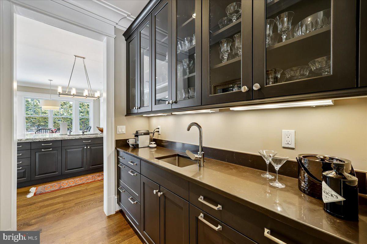 ENGLISH VILLAGE - Residential