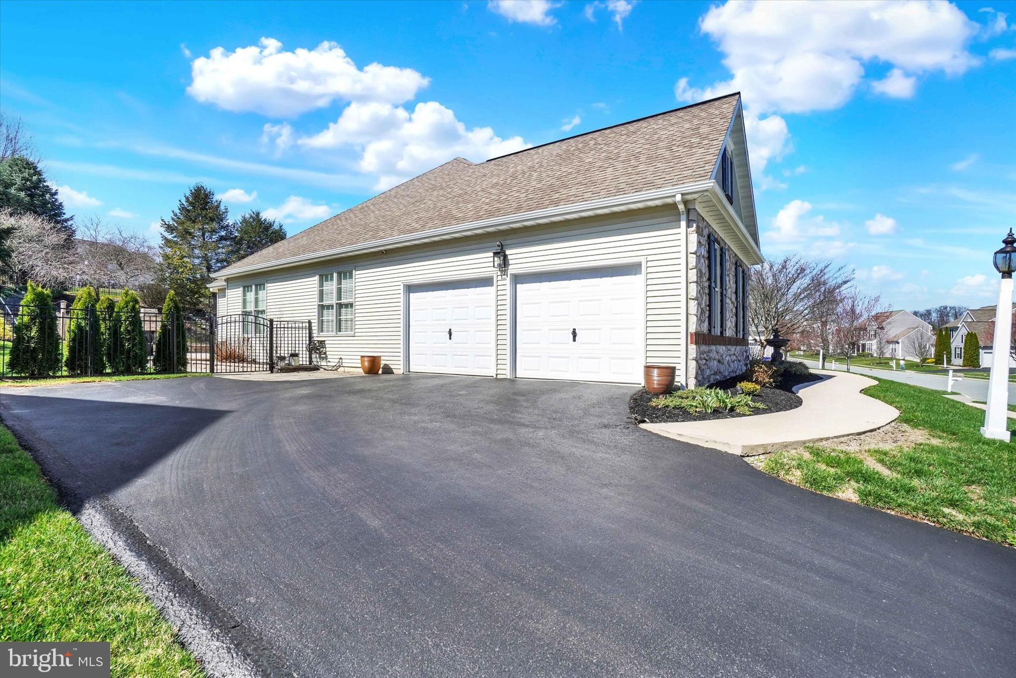 YORK TWP - Residential