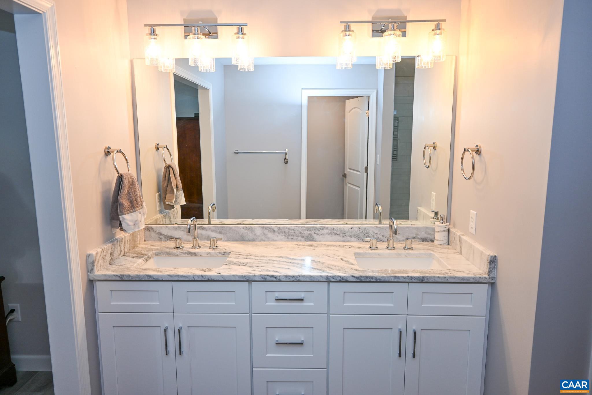 LAKE MONTICELLO - Residential