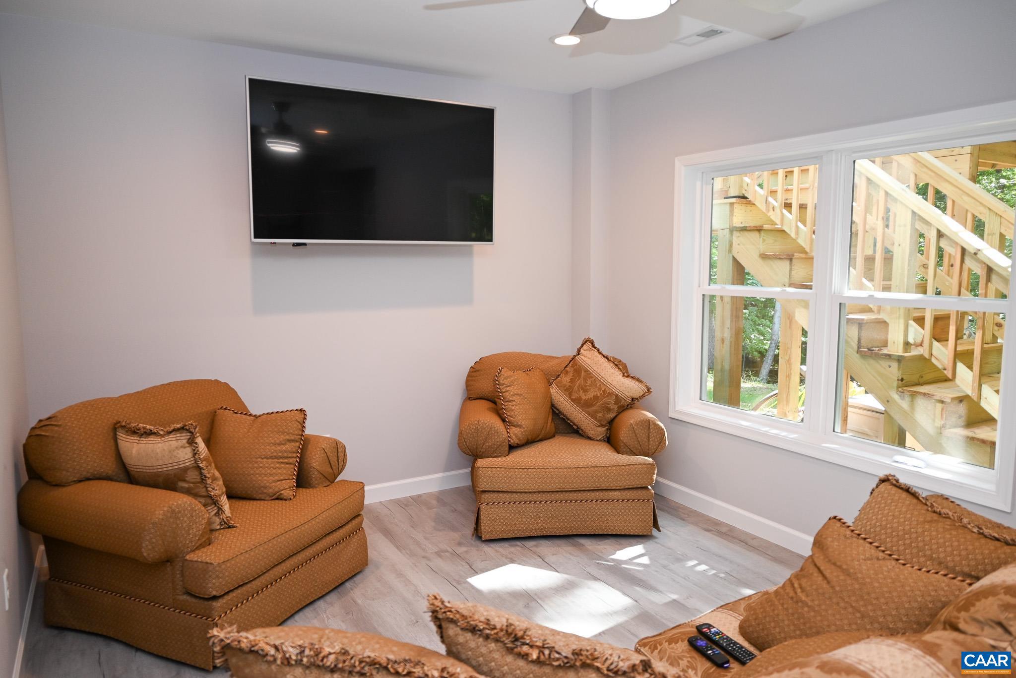 LAKE MONTICELLO - Residential