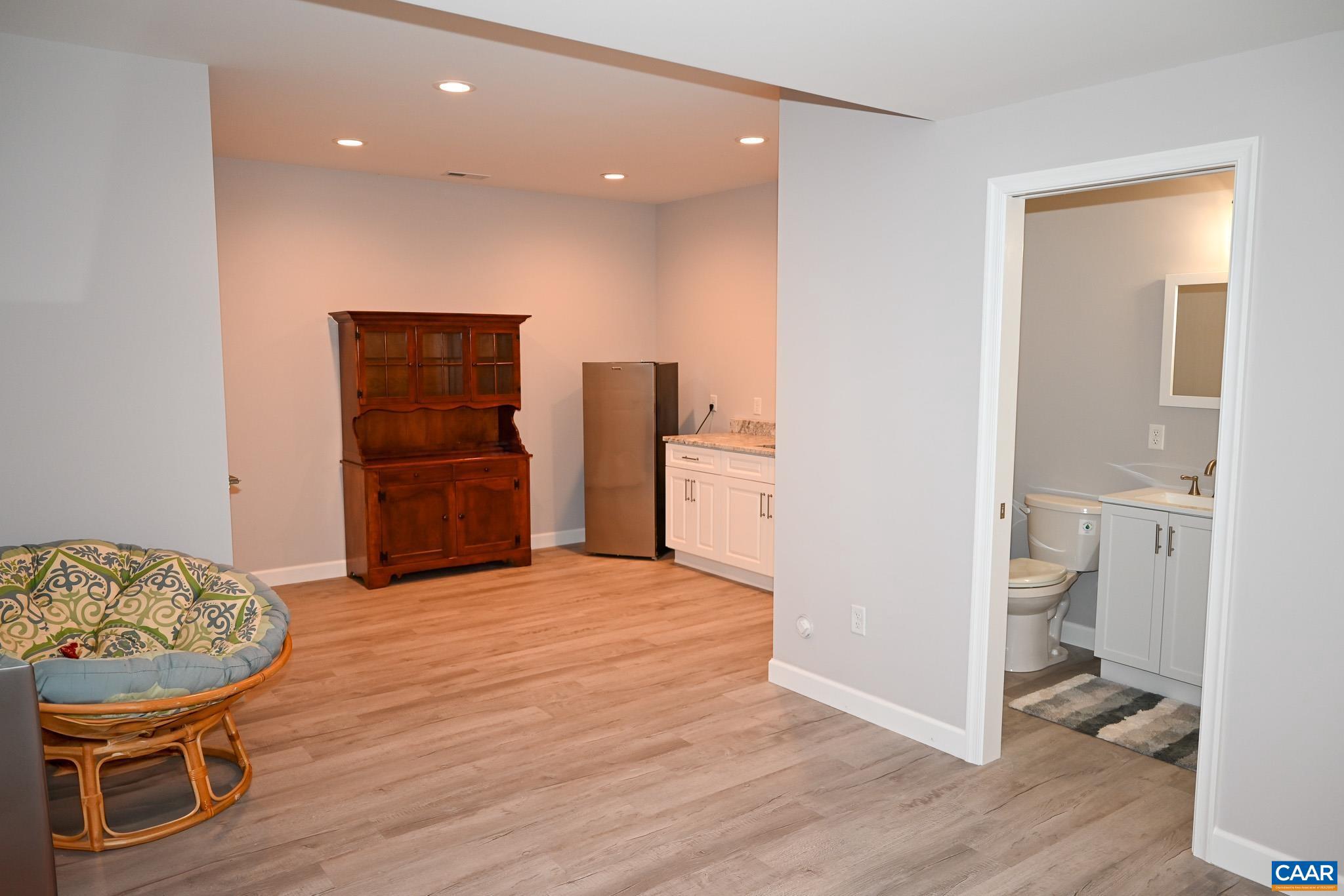 LAKE MONTICELLO - Residential