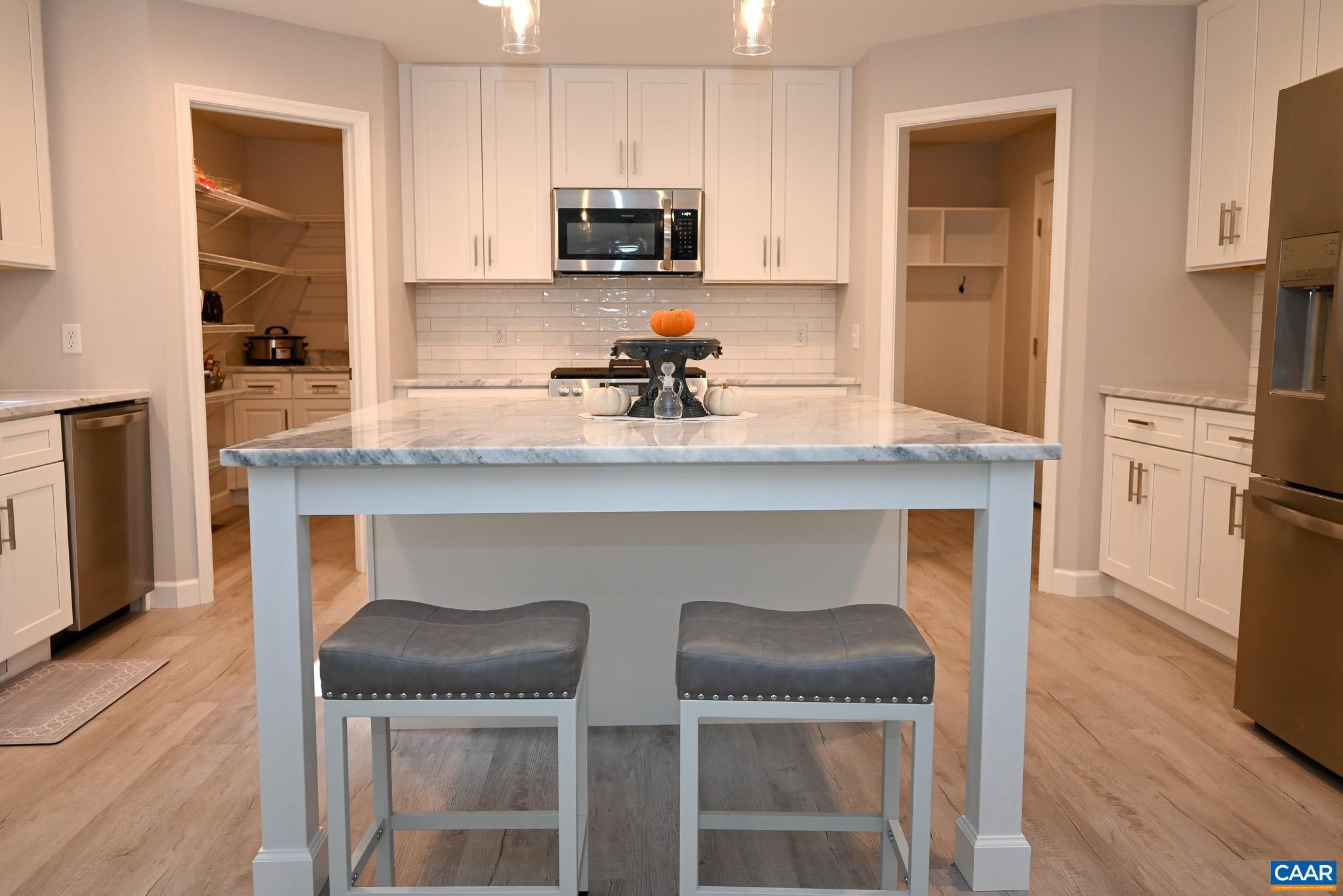 LAKE MONTICELLO - Residential