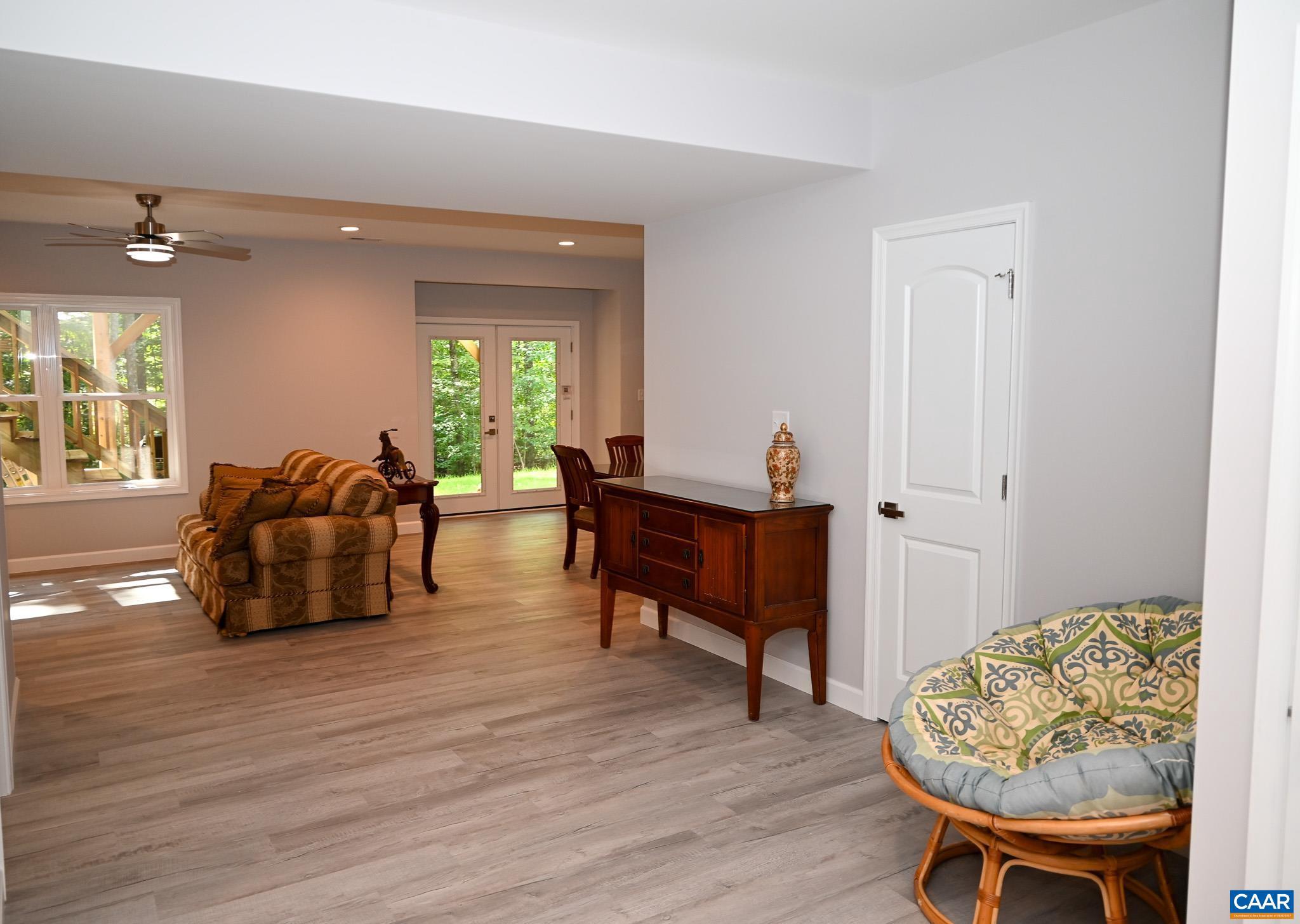 LAKE MONTICELLO - Residential