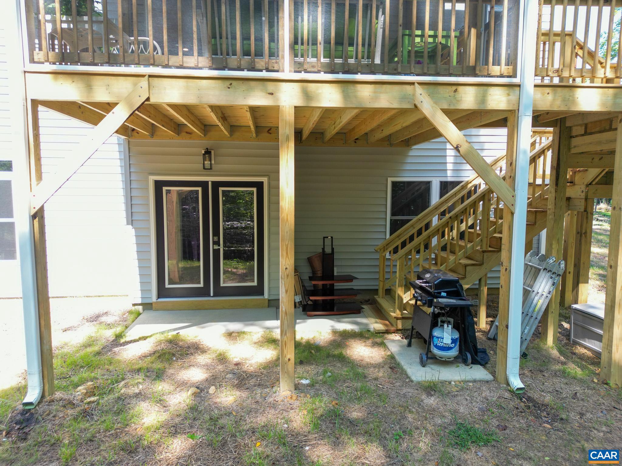 LAKE MONTICELLO - Residential