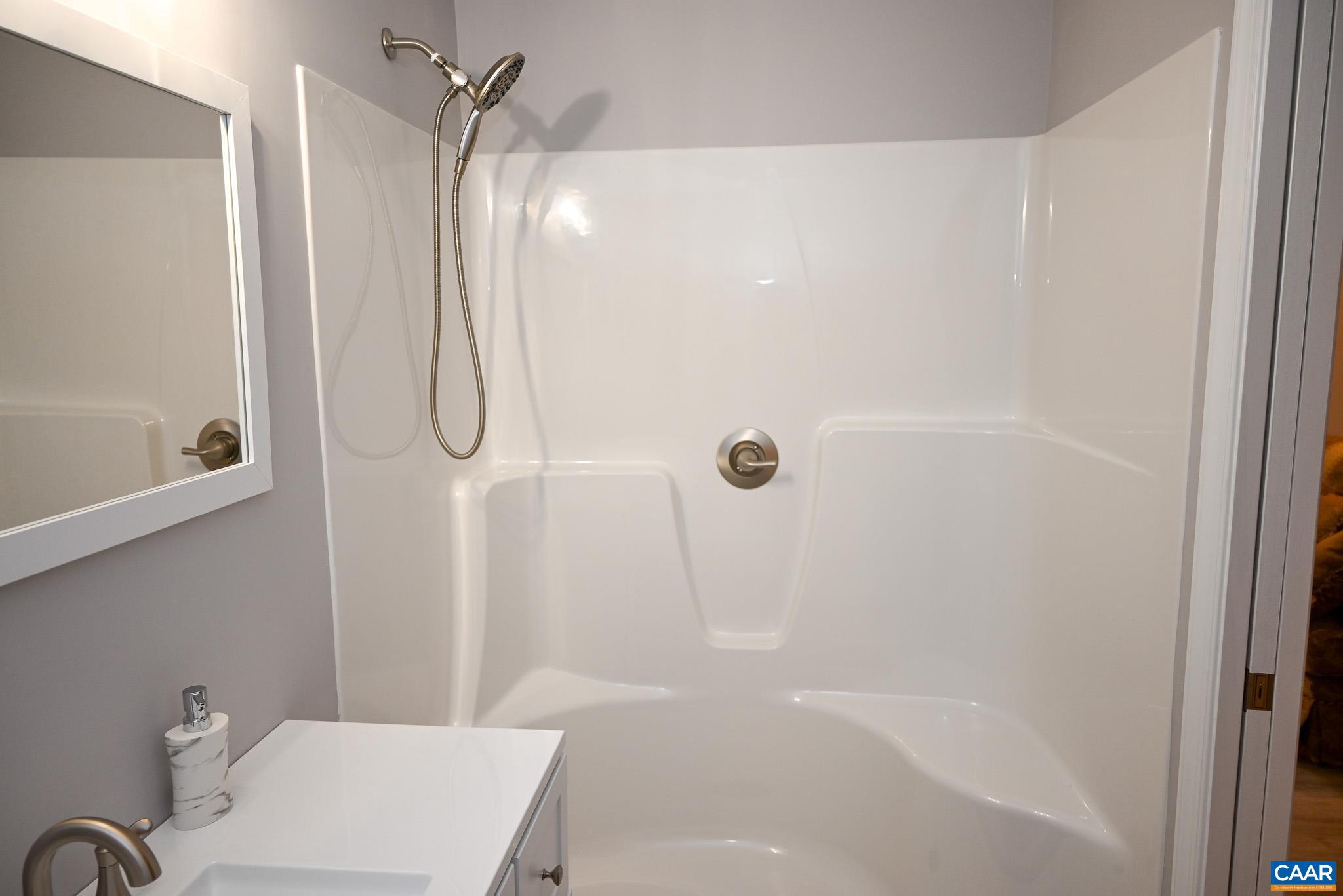 LAKE MONTICELLO - Residential