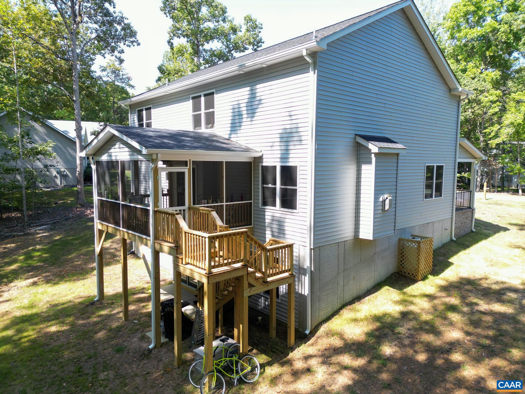 LAKE MONTICELLO - Residential