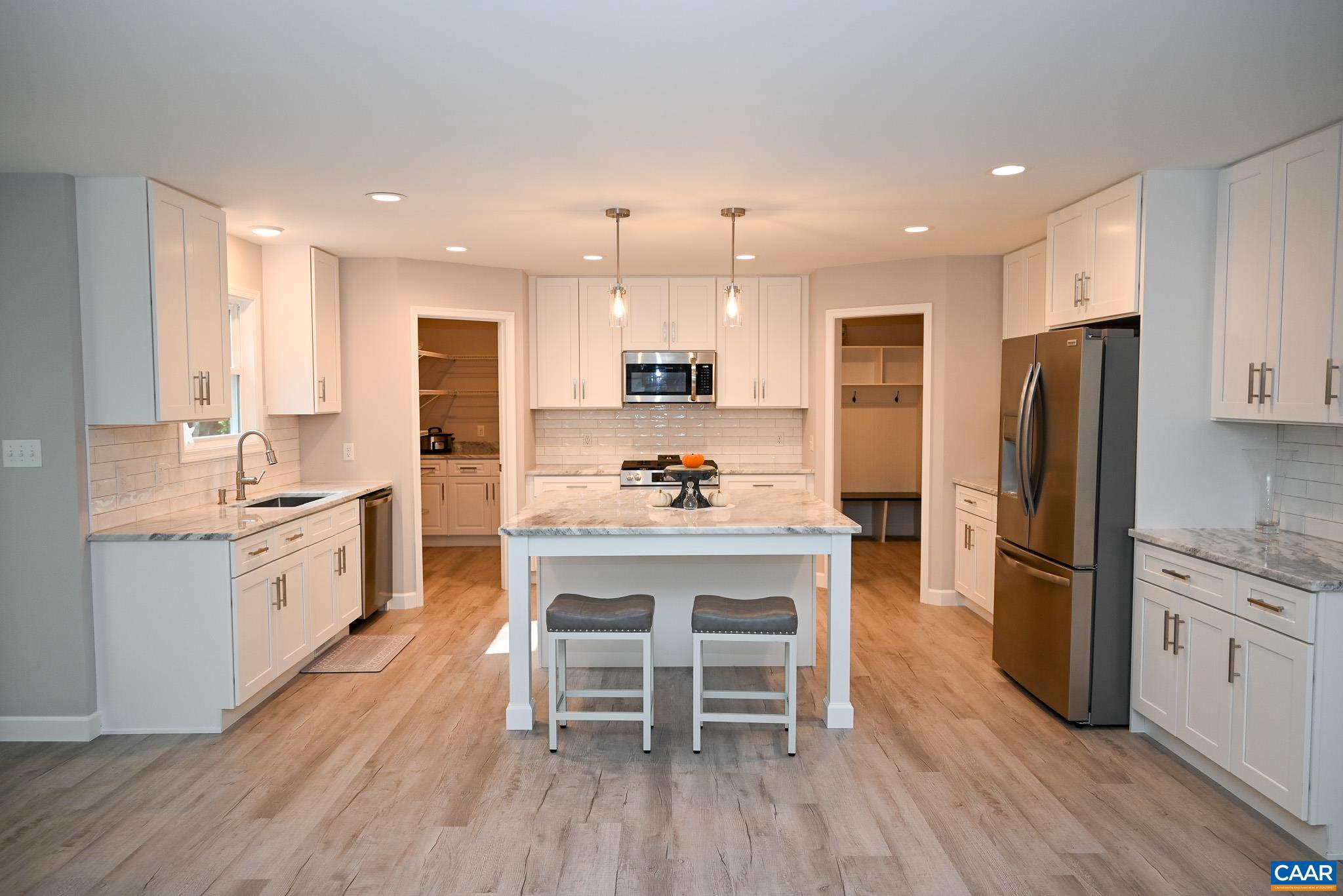 LAKE MONTICELLO - Residential