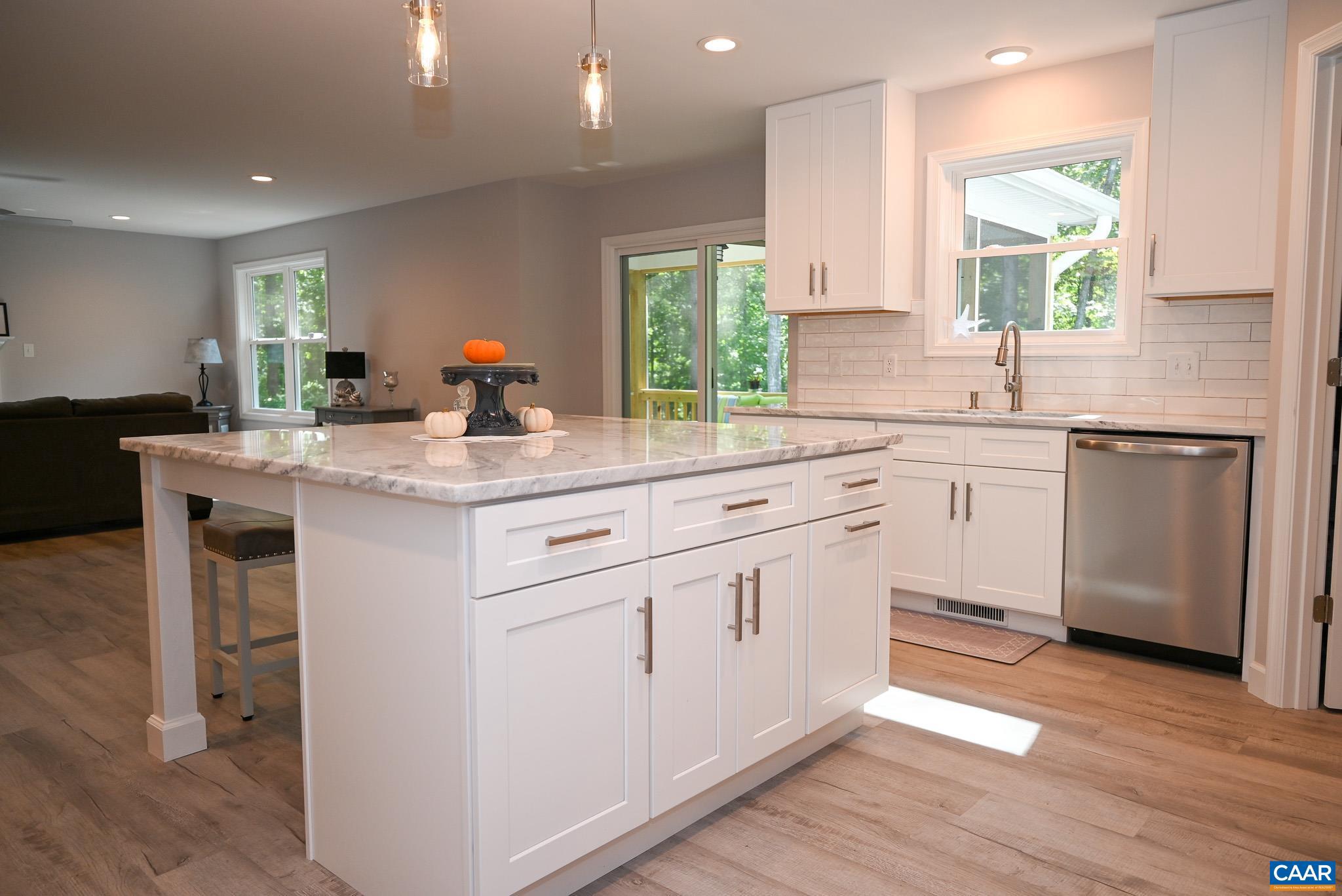 LAKE MONTICELLO - Residential