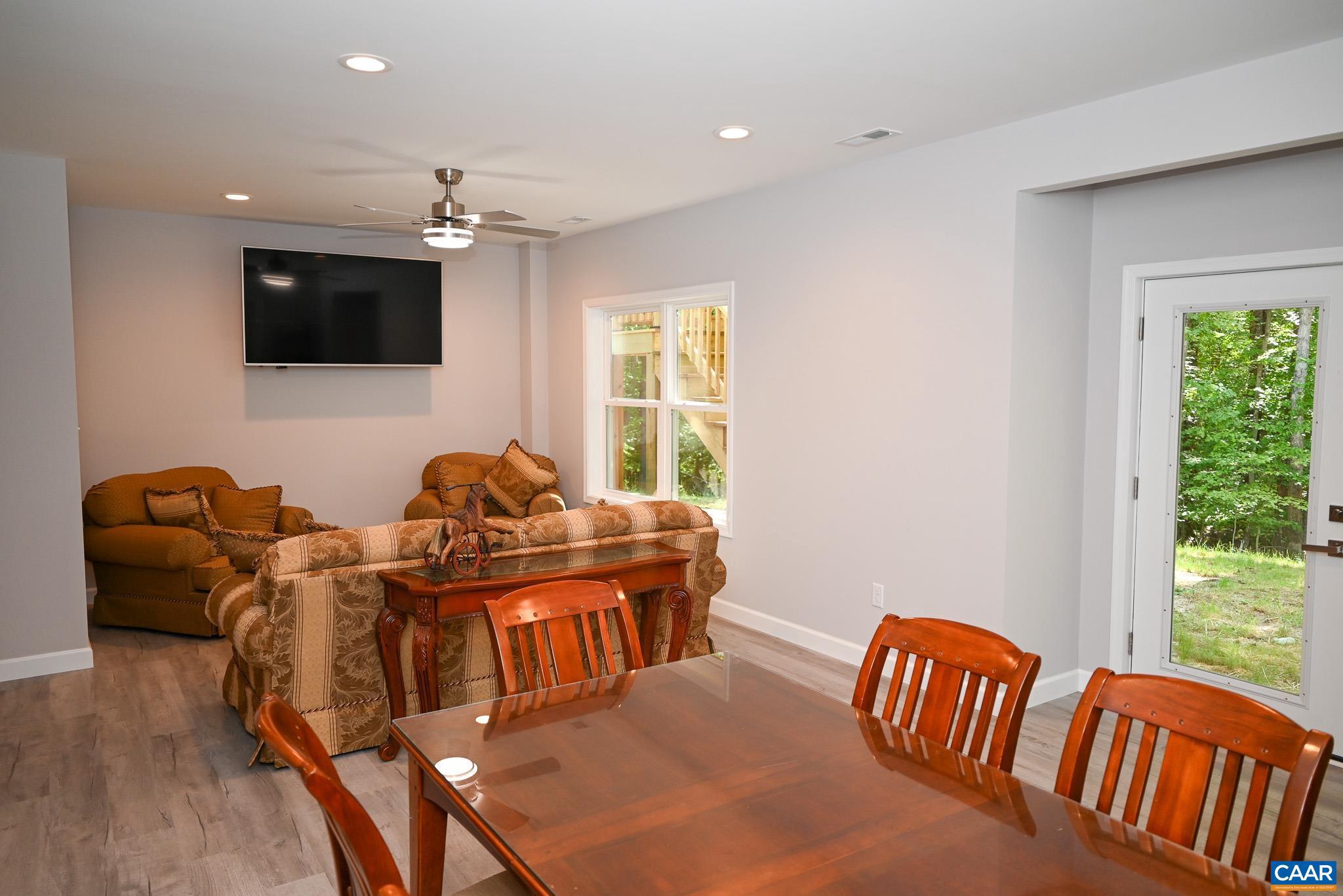 LAKE MONTICELLO - Residential