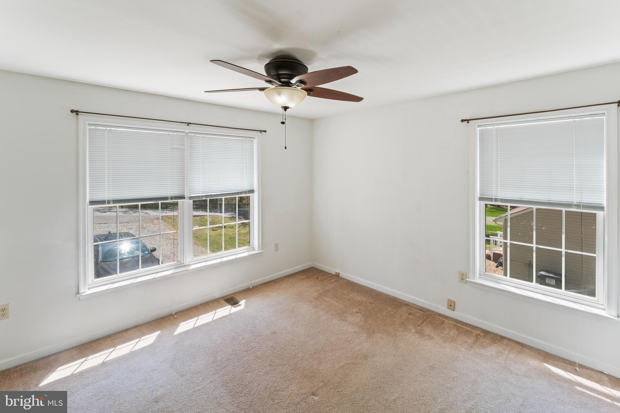 LAKE LAND OR - Residential