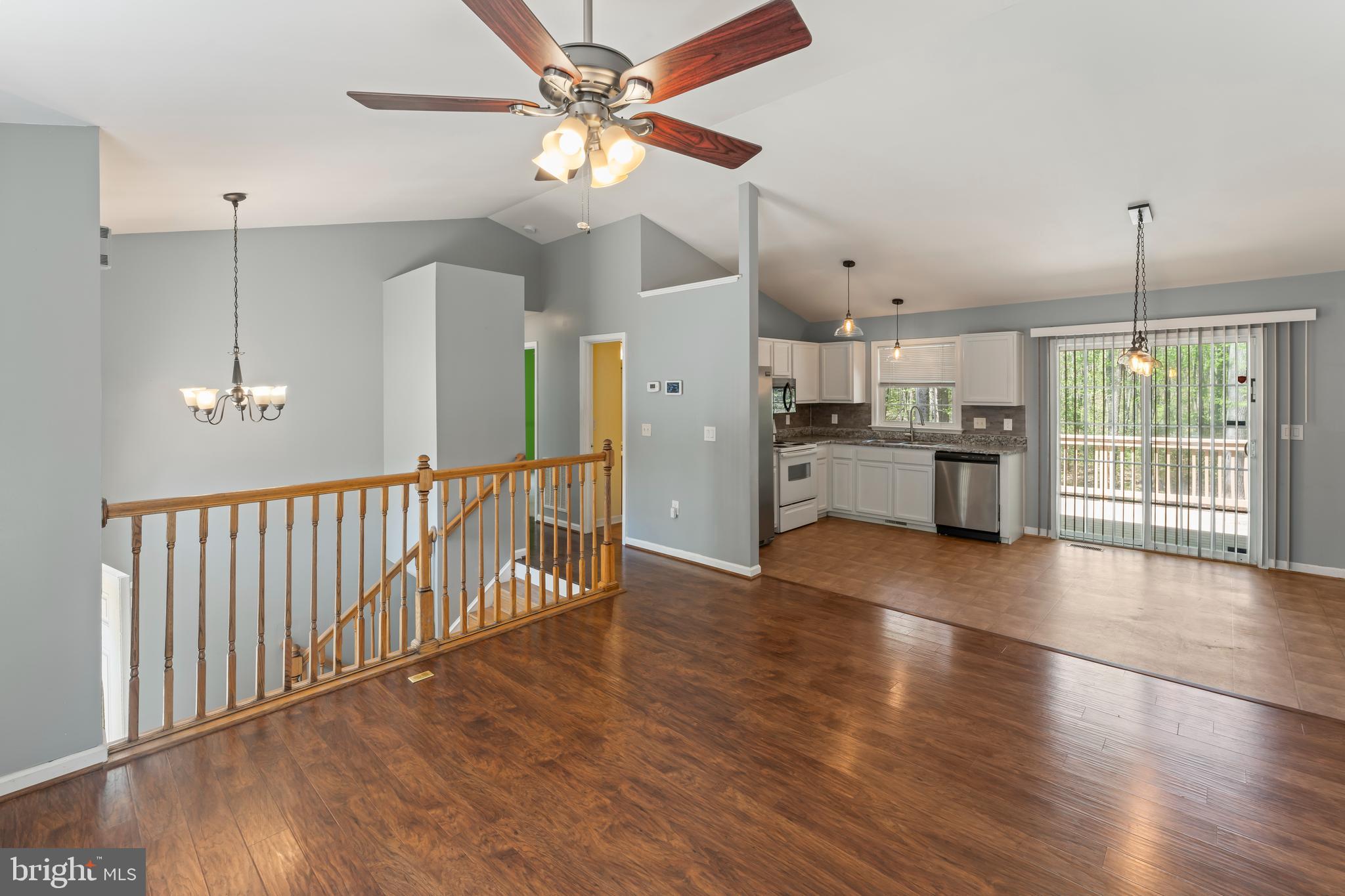 LAKE LAND OR - Residential