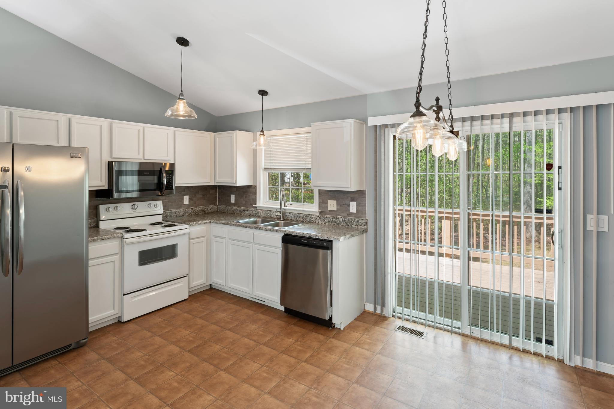 LAKE LAND OR - Residential