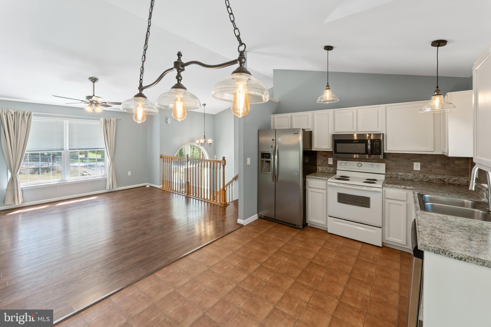 LAKE LAND OR - Residential