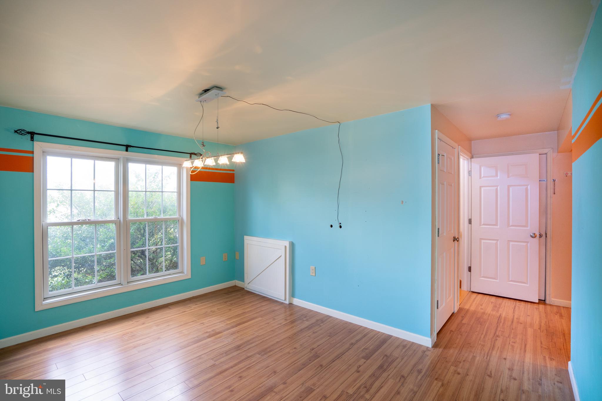 WHISPER RIDGE - Residential