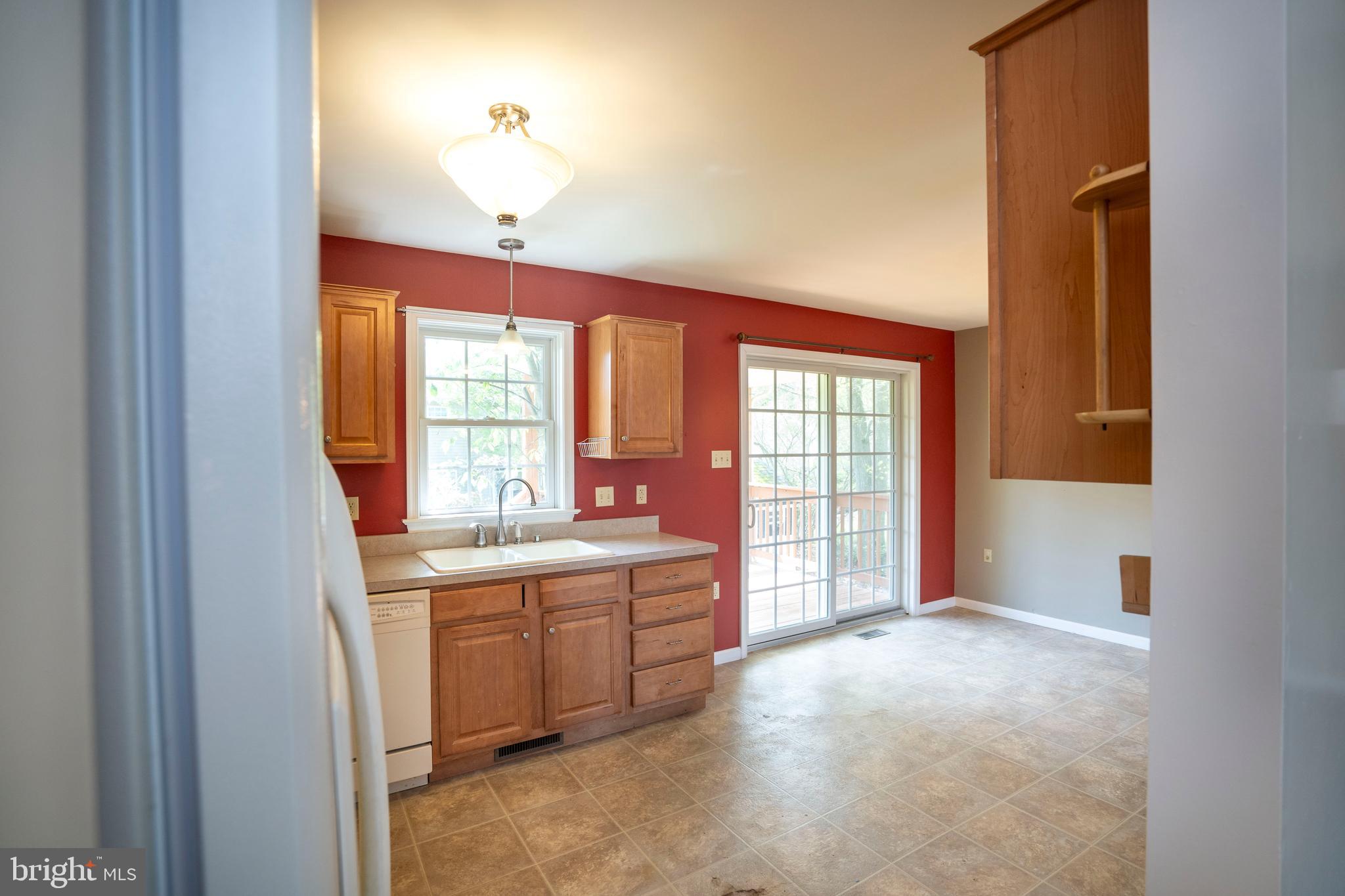 WHISPER RIDGE - Residential