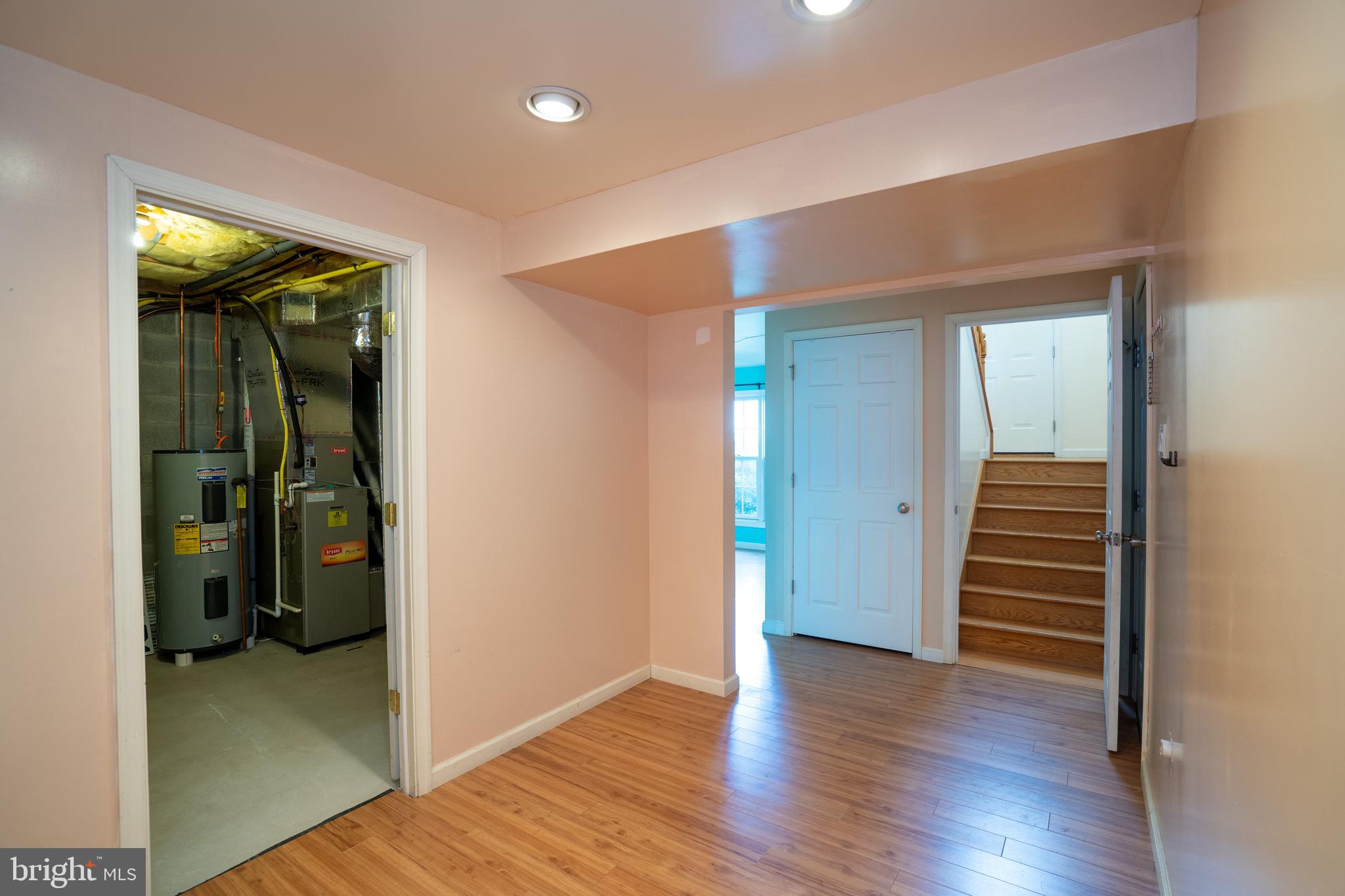 WHISPER RIDGE - Residential