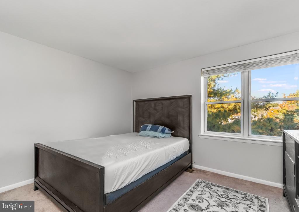 BROOKLEIGH - Residential Lease