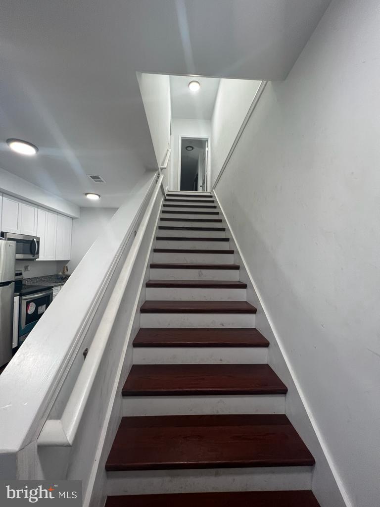 BIDDLE STREET - Residential Lease