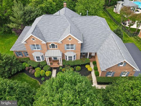 Photo of 15038 Walking Stick Way, HAYMARKET, VA 20169 (MLS # VAPW2119336)