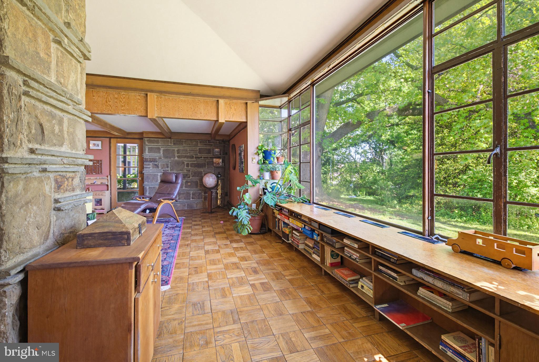 535 E ROSEVILLE ROAD