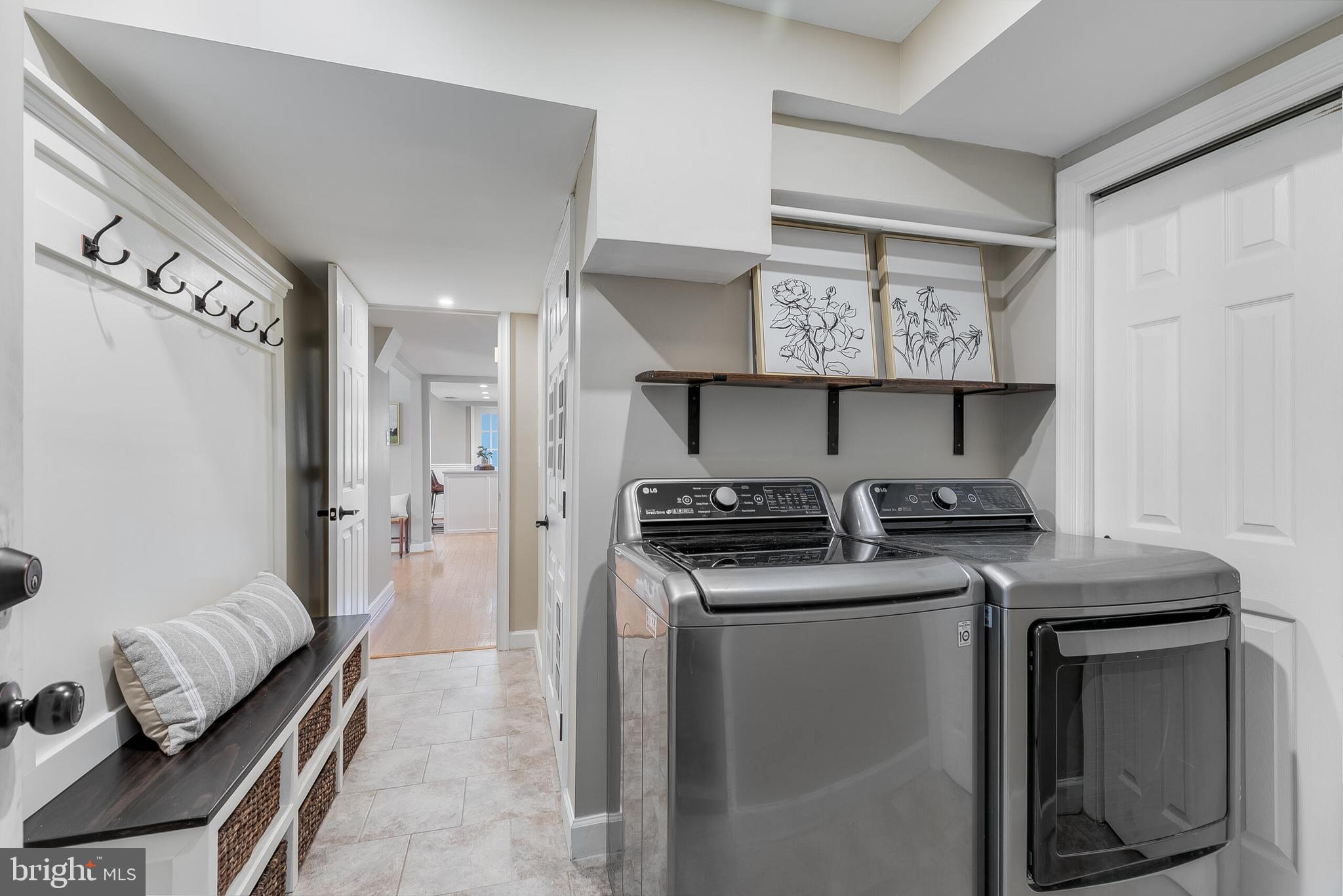 WEST SPRINGFIELD VILLAGE - Residential