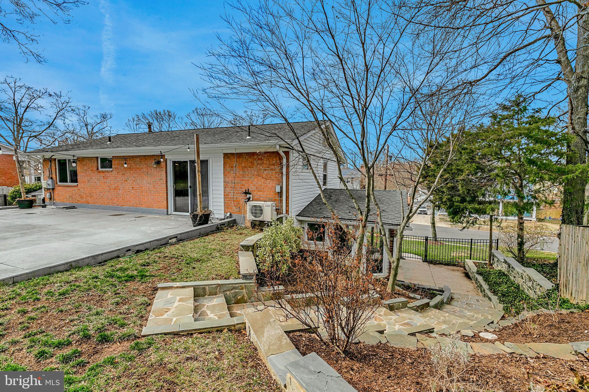 WEST SPRINGFIELD VILLAGE - Residential