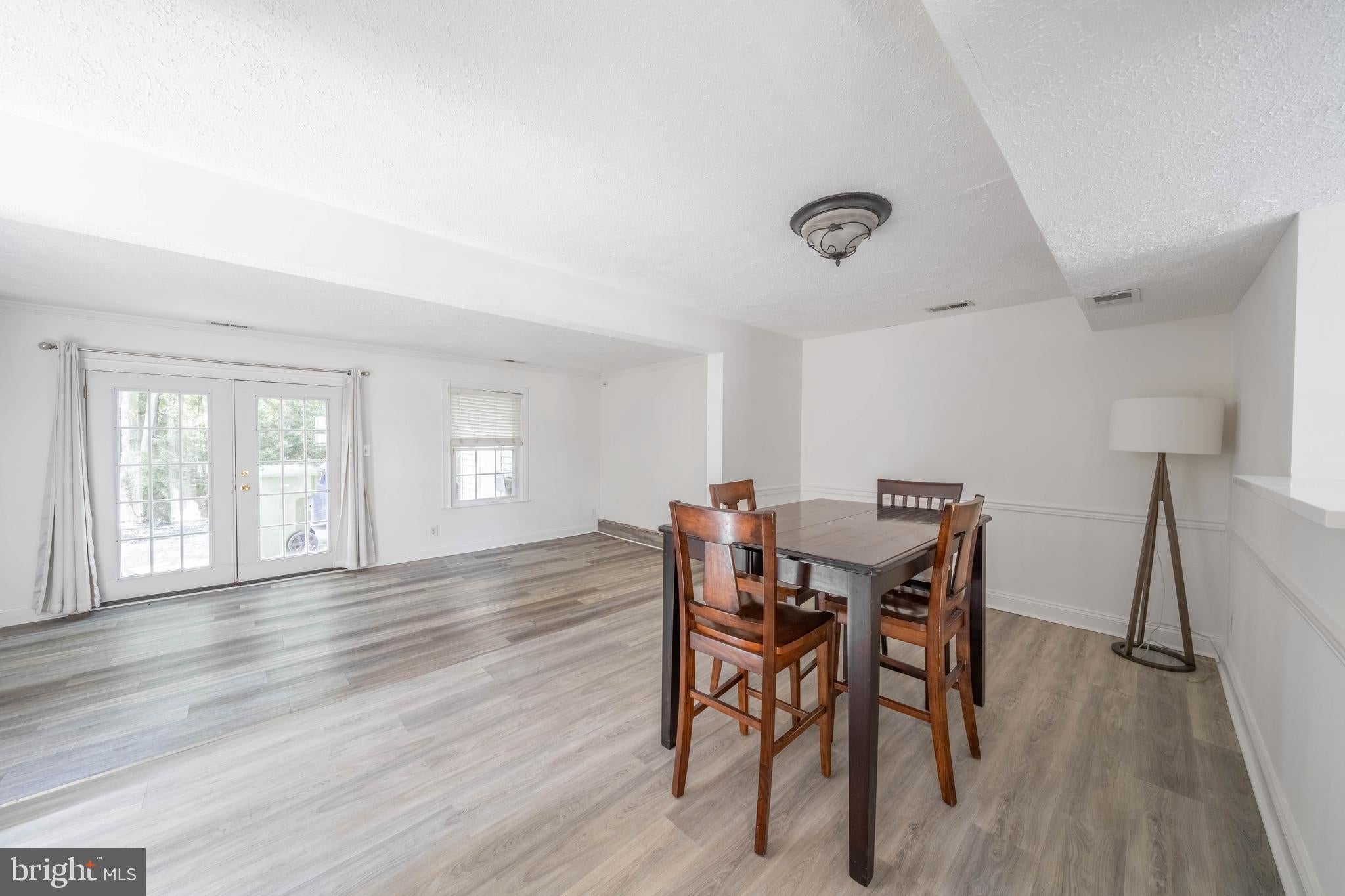 10 FORESTVIEW COURT