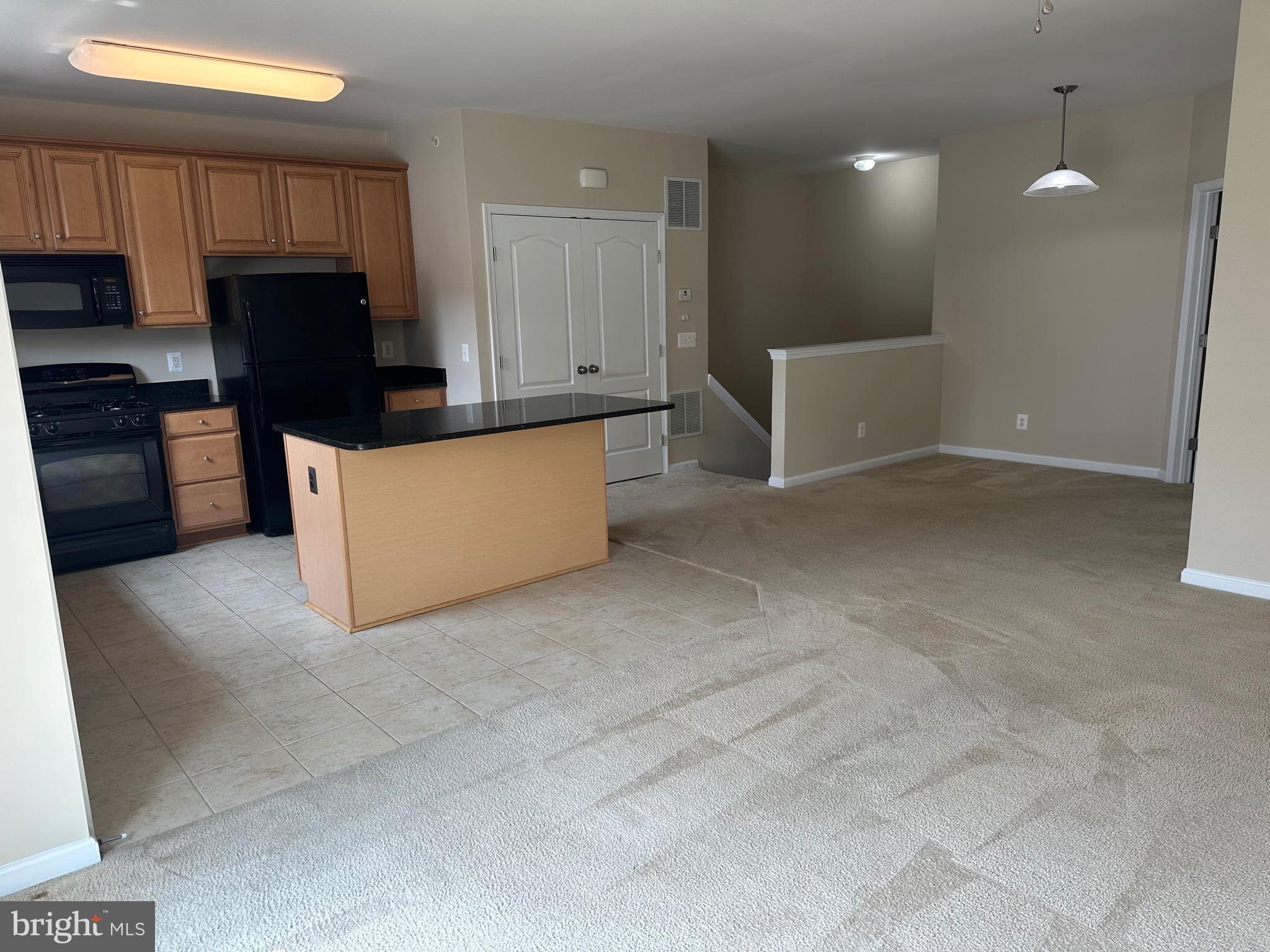 LANSDOWNE - Residential Lease