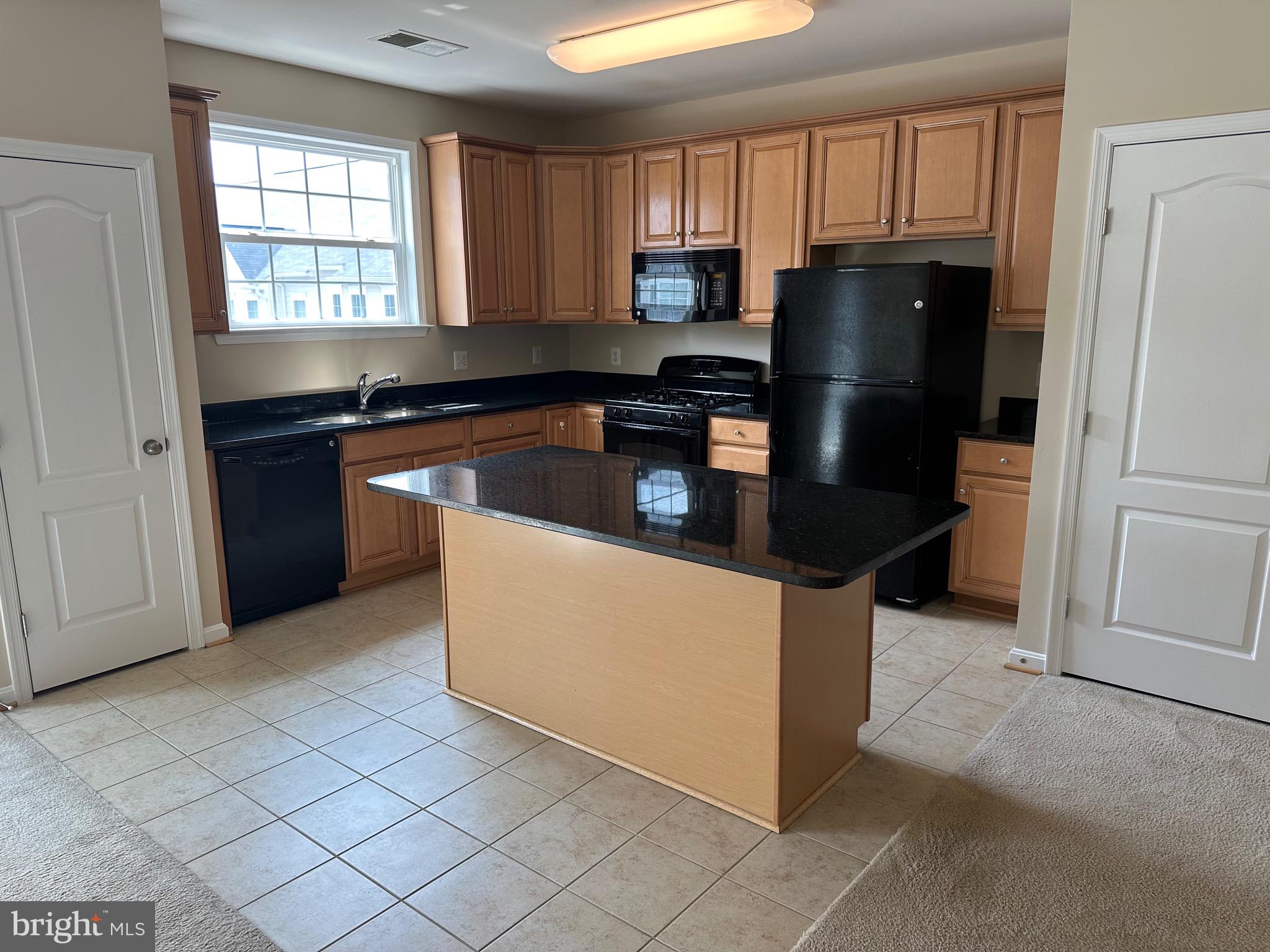 LANSDOWNE - Residential Lease