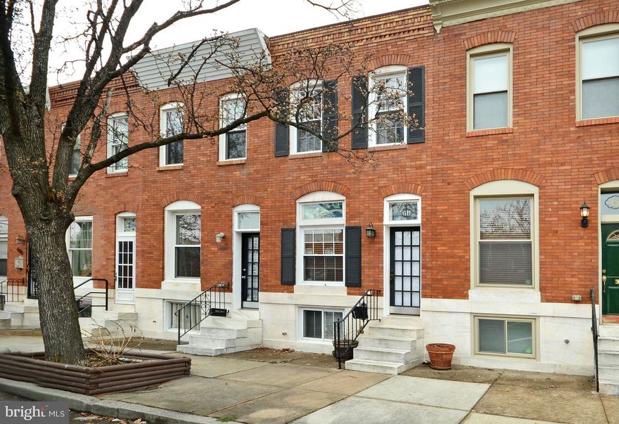 Shows well & priced to sell!  Spacious main lvl featuring open flr plan w/ hrdwd flrs, living rm w/ exposed brick, lg dining rm, kitchen w/ stainless steel appliances & granite counters, private patio.  Upper lvl features hrdwd throughout, master w/ his & her's closets & private master BA, spacious 2nd BR and hall BA.  LL rec rm & storage/laundry rm.  Prime Canton location!