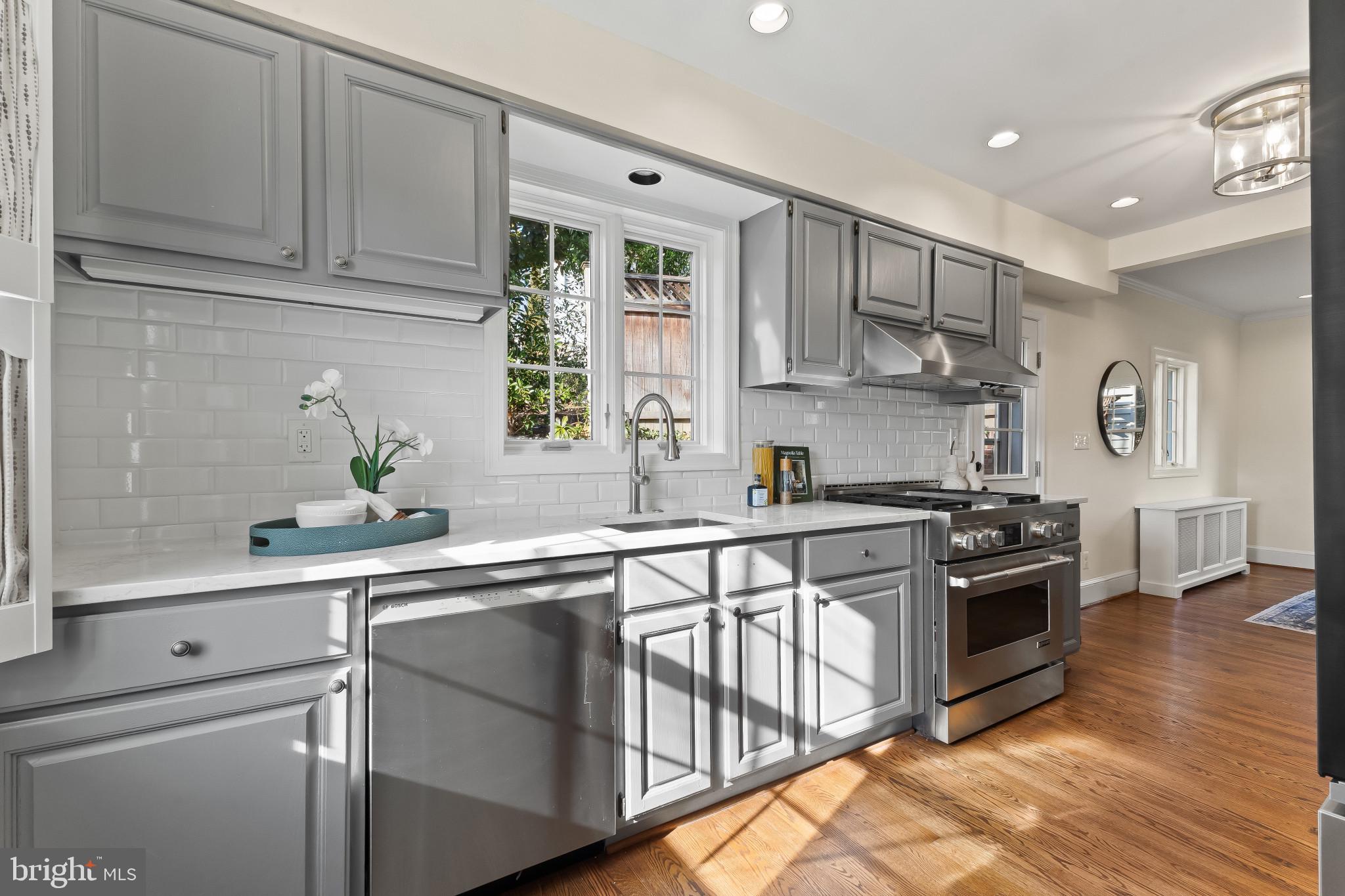 JEFFERSON PARK - Residential