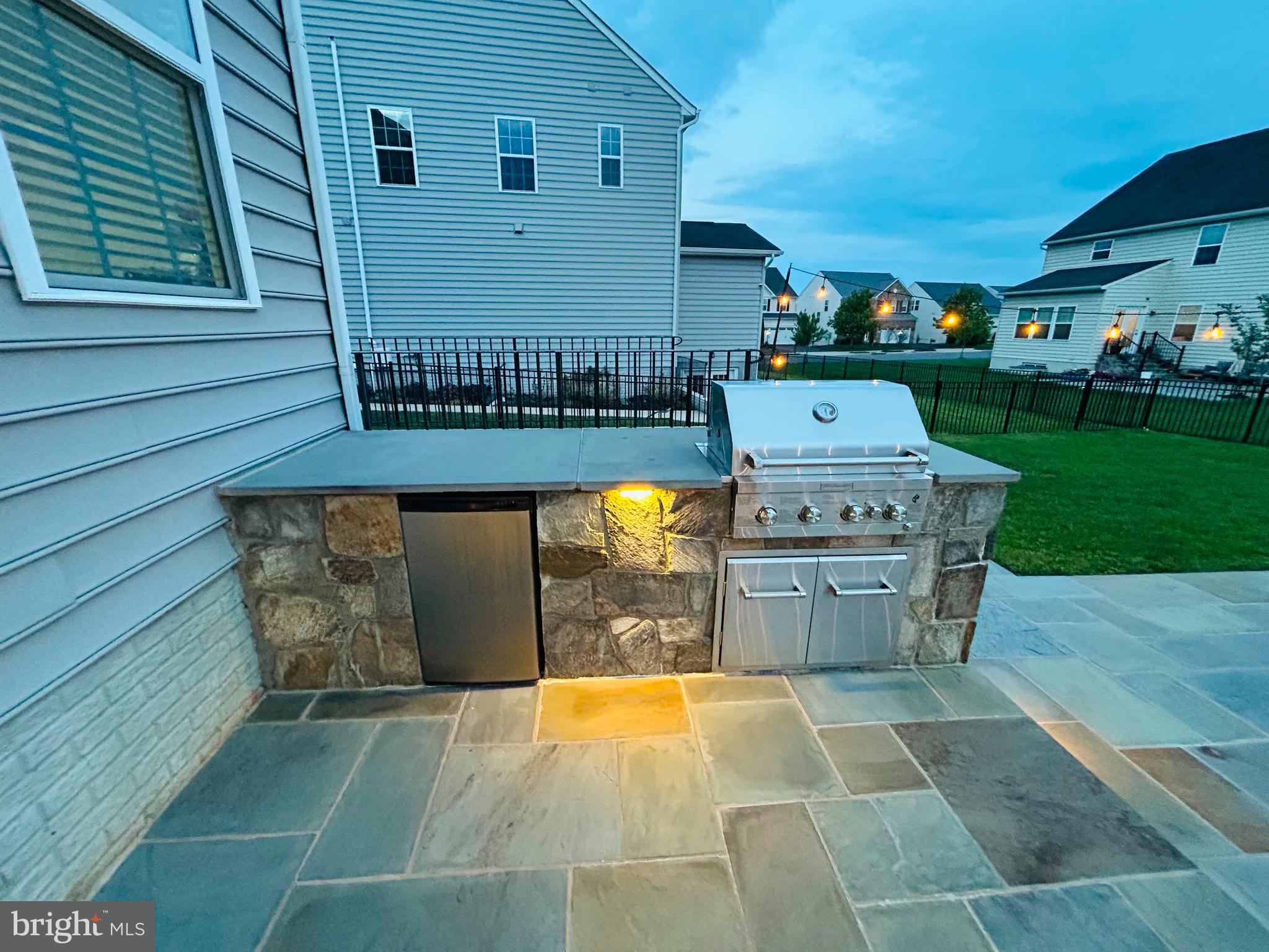SEVEN HILLS - Residential