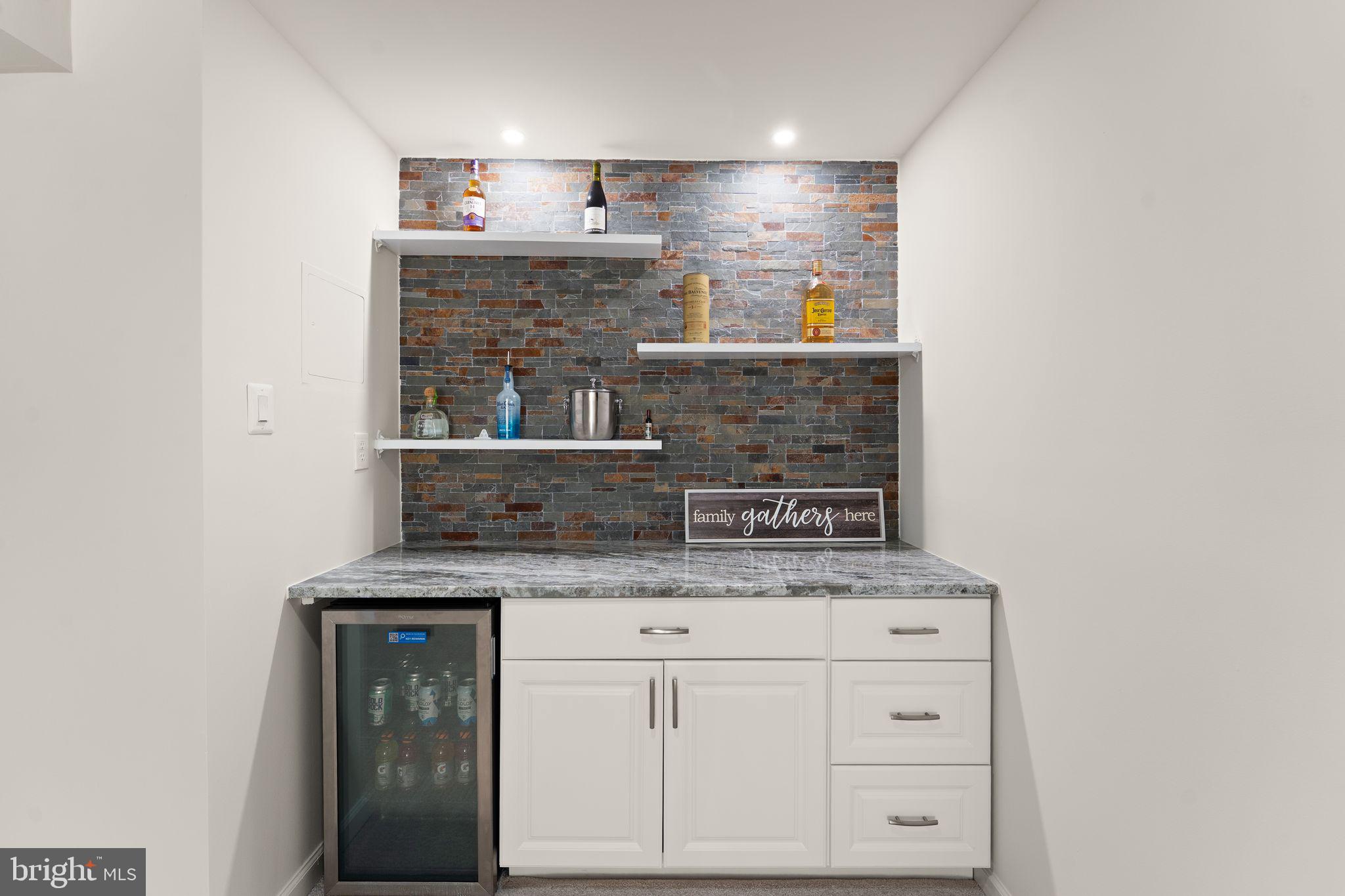 SEVEN HILLS - Residential
