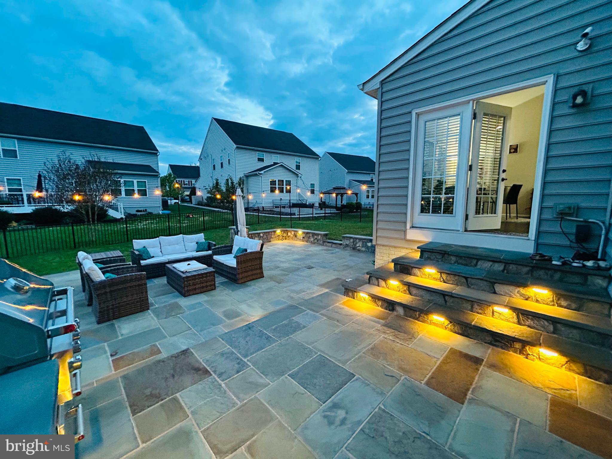 SEVEN HILLS - Residential