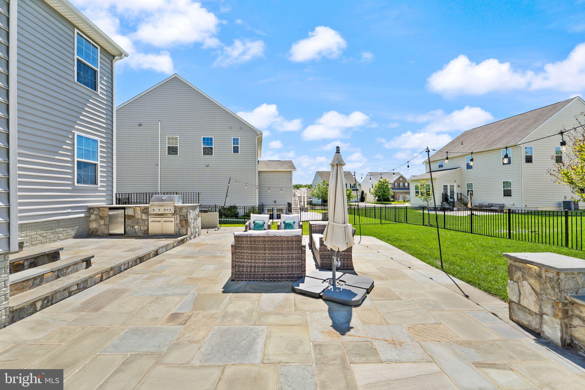 SEVEN HILLS - Residential