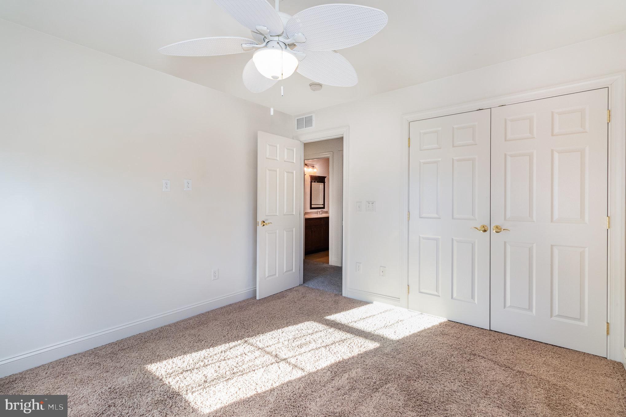 BUMBLE BEE HOLLOW - Residential