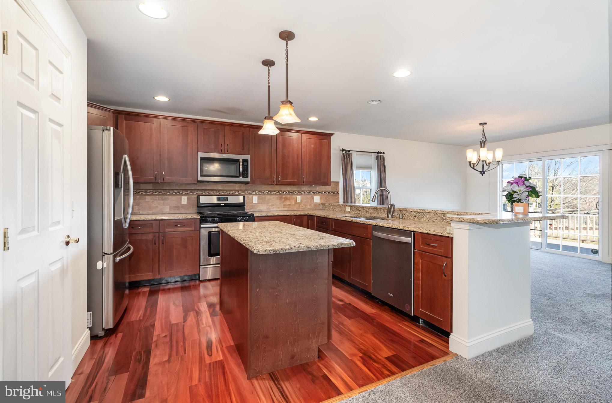 BUMBLE BEE HOLLOW - Residential