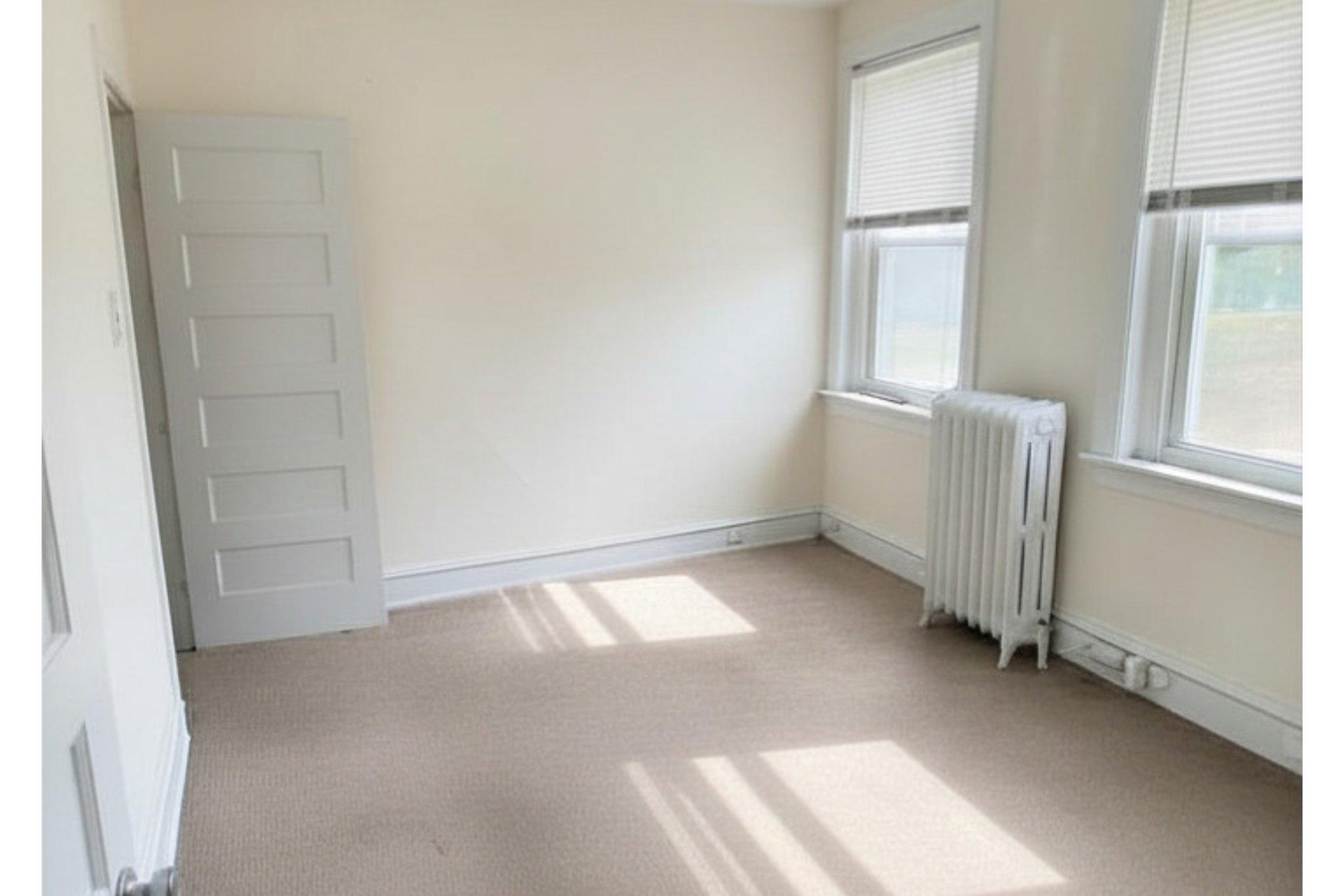 ELKINS PARK - Commercial Sale