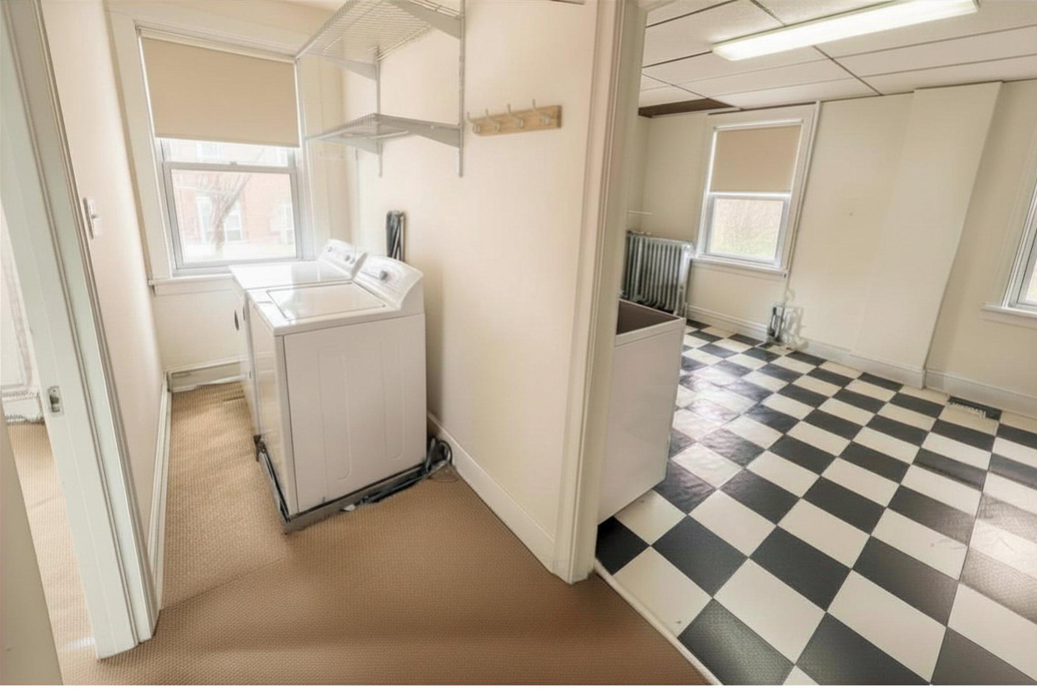 ELKINS PARK - Commercial Sale