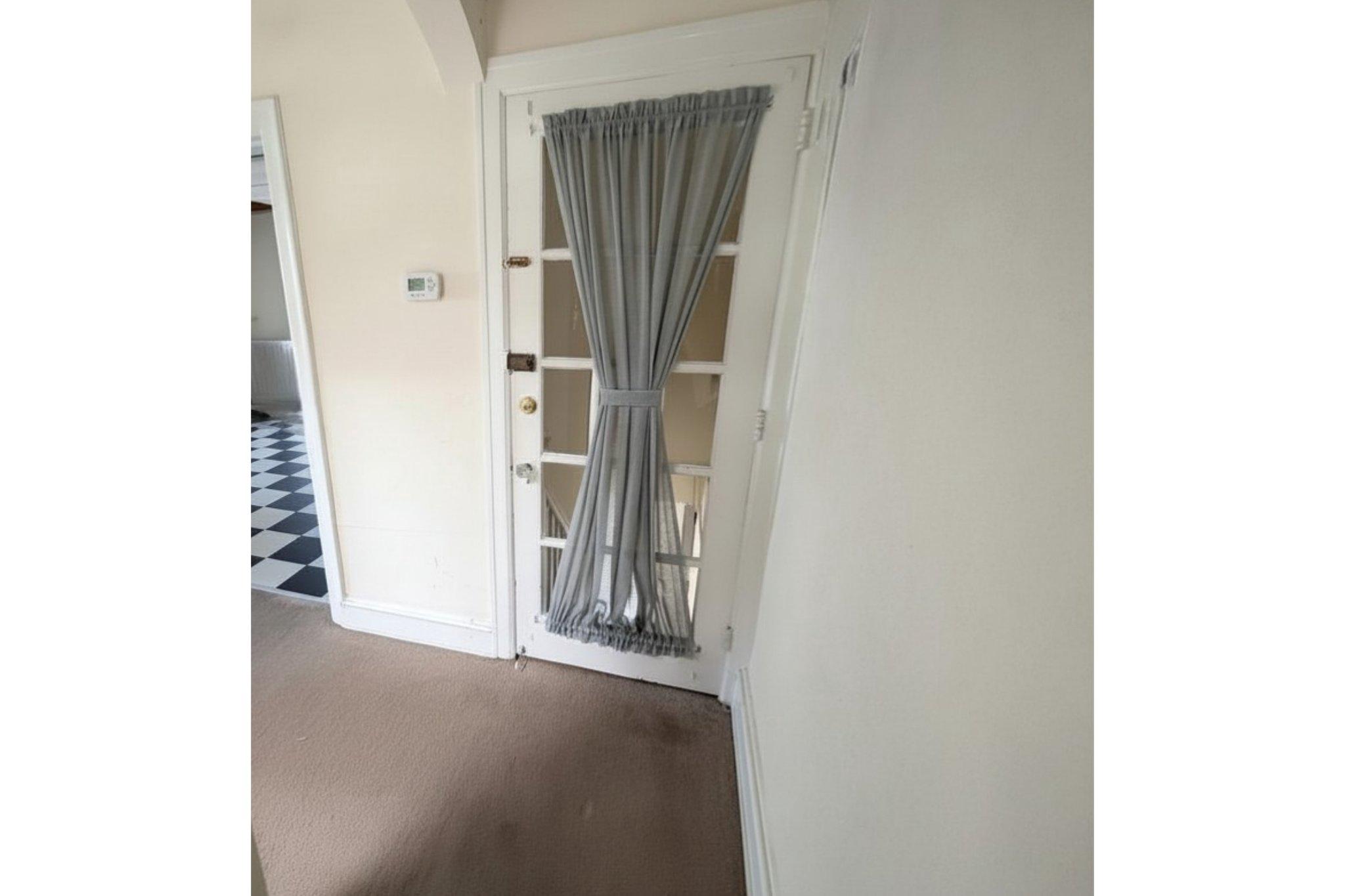 ELKINS PARK - Commercial Sale