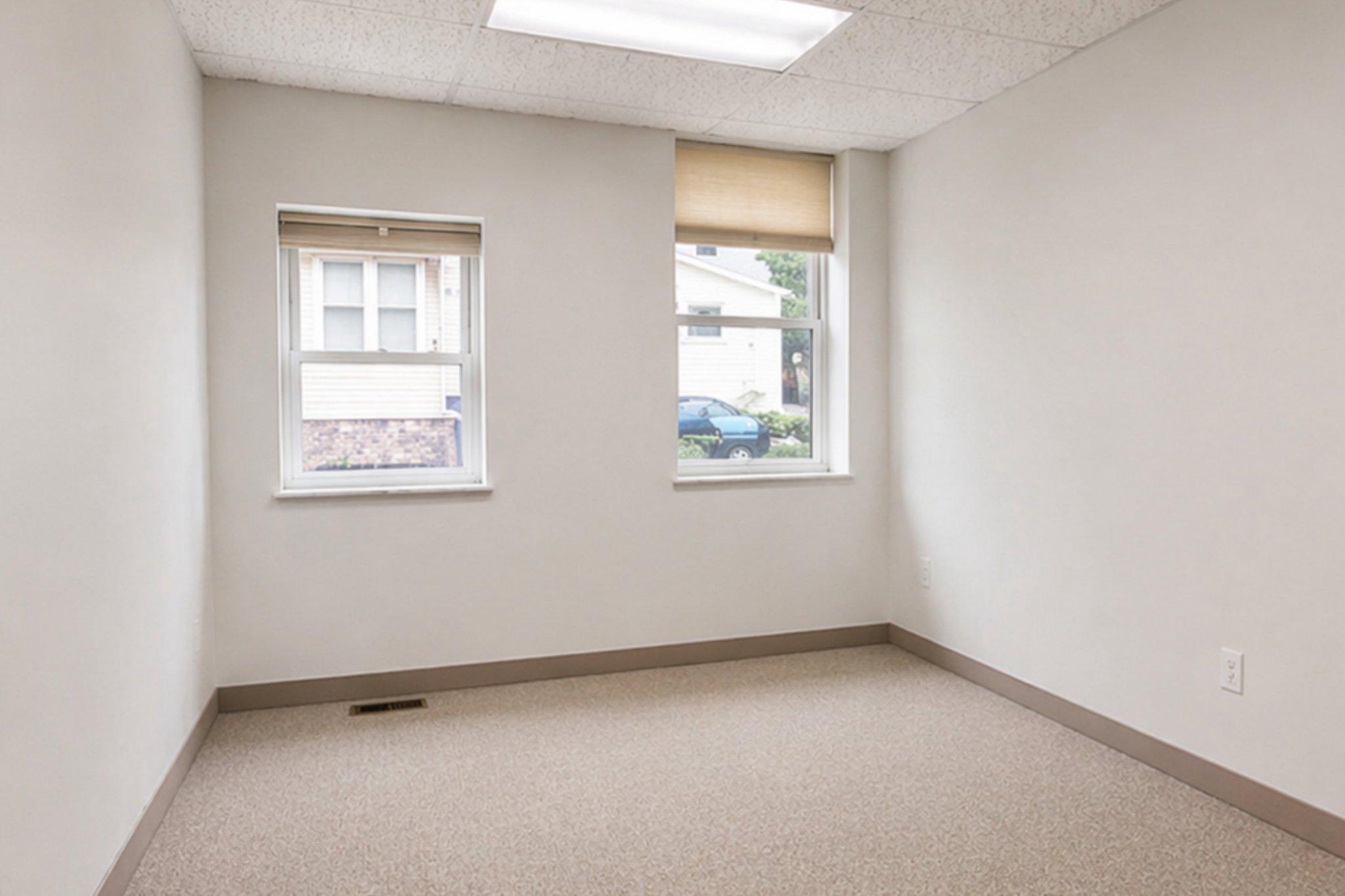 ELKINS PARK - Commercial Sale