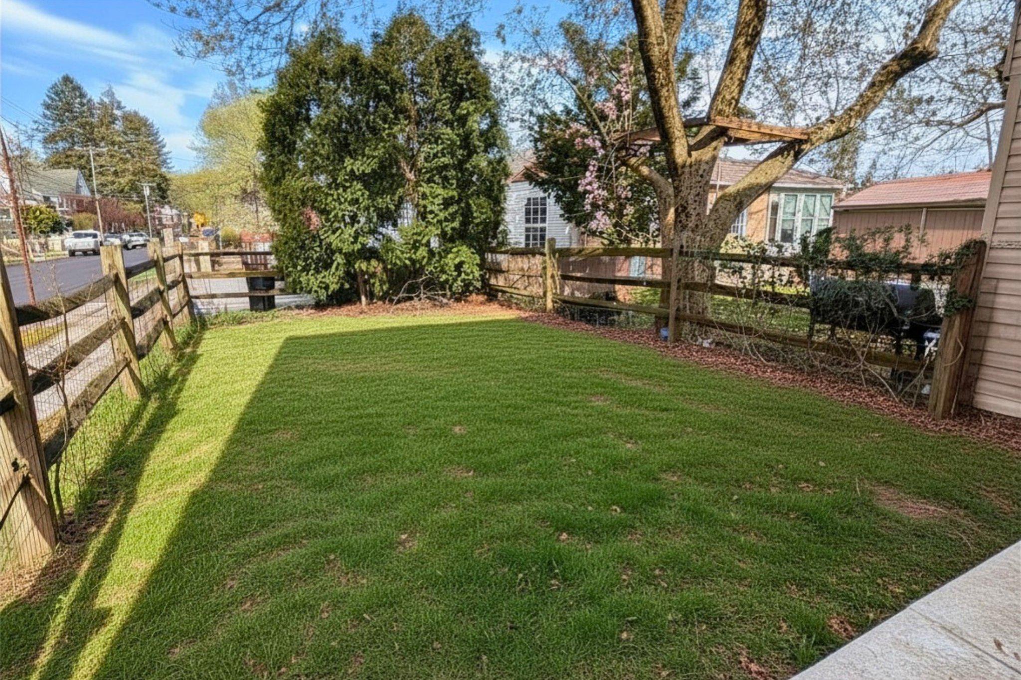 ELKINS PARK - Commercial Sale