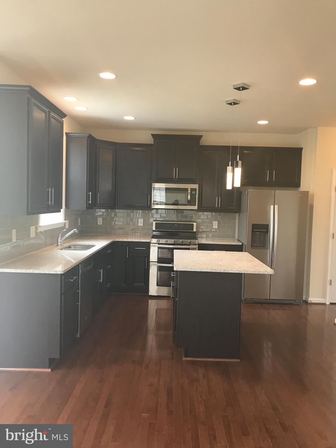 THE VILLAGE OF WASHINGTON TRAIL - Residential