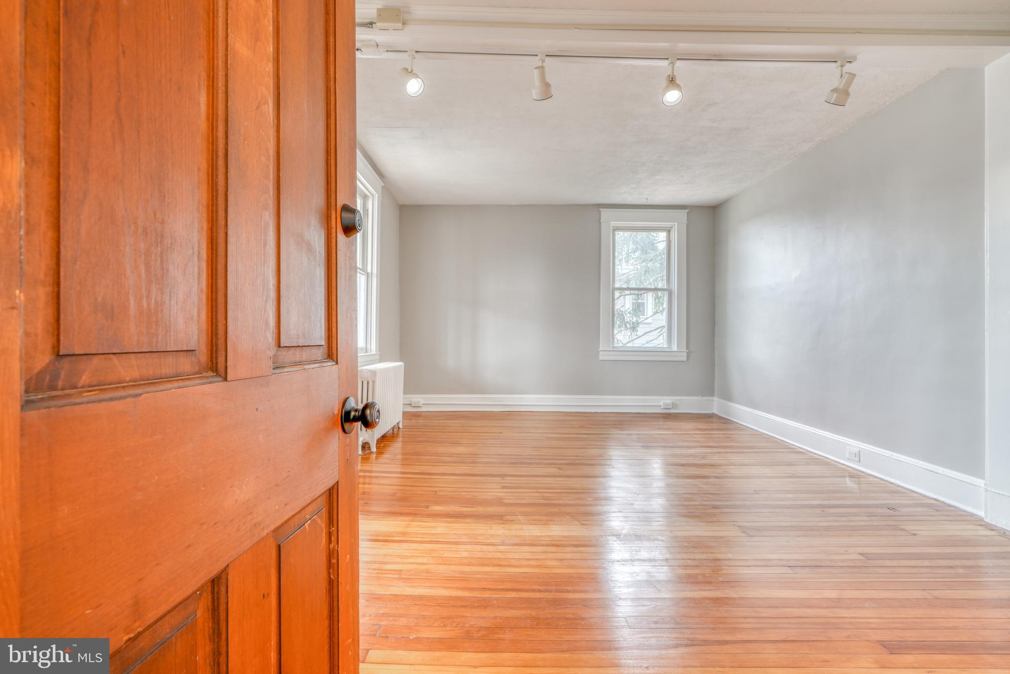 CATONSVILLE - Residential Income