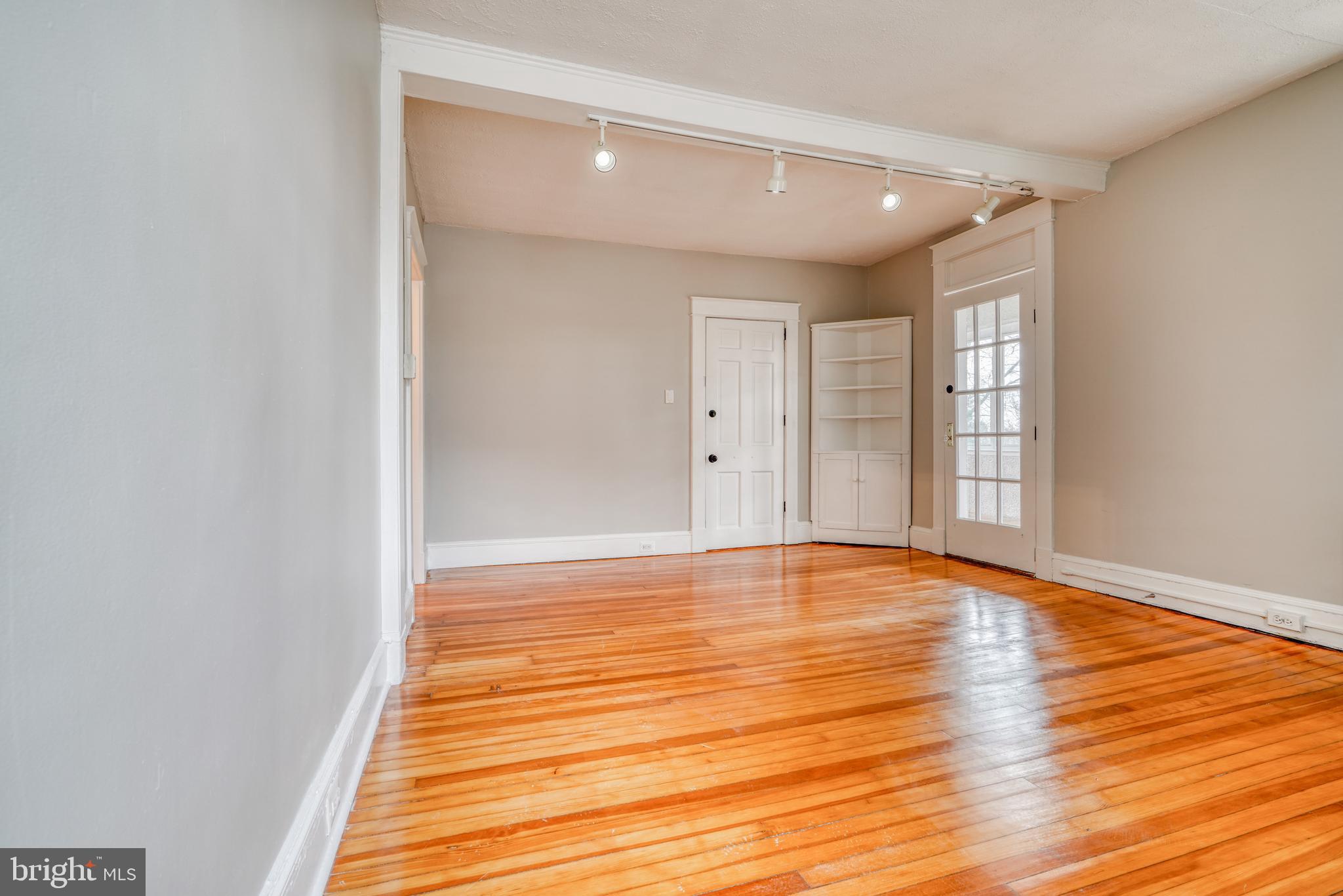 CATONSVILLE - Residential Income